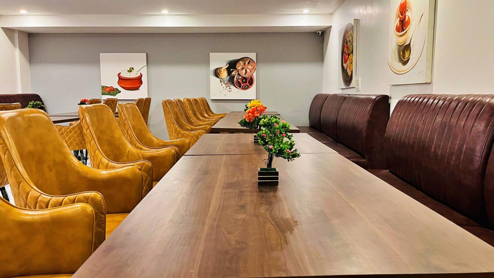 Aamantran Residency Hotel, Sohna Road, Sector 49, Gurugram Gurgaon Zewnętrze zdjęcie