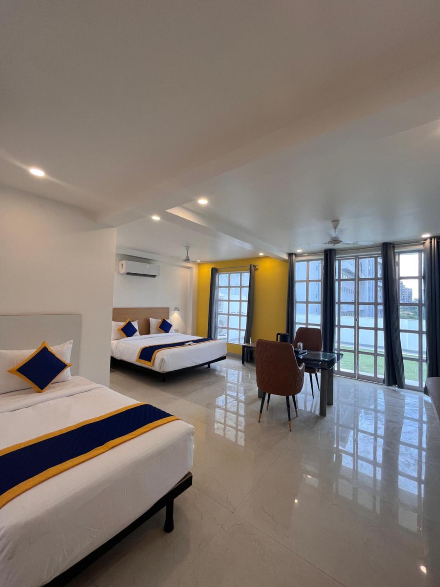 Aamantran Residency Hotel, Sohna Road, Sector 49, Gurugram Gurgaon Zewnętrze zdjęcie