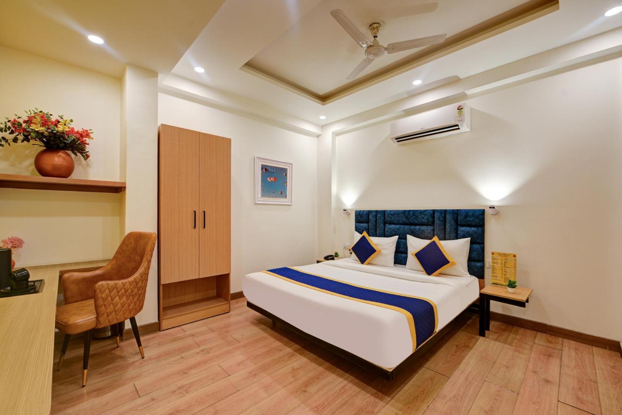 Aamantran Residency Hotel, Sohna Road, Sector 49, Gurugram Gurgaon Zewnętrze zdjęcie