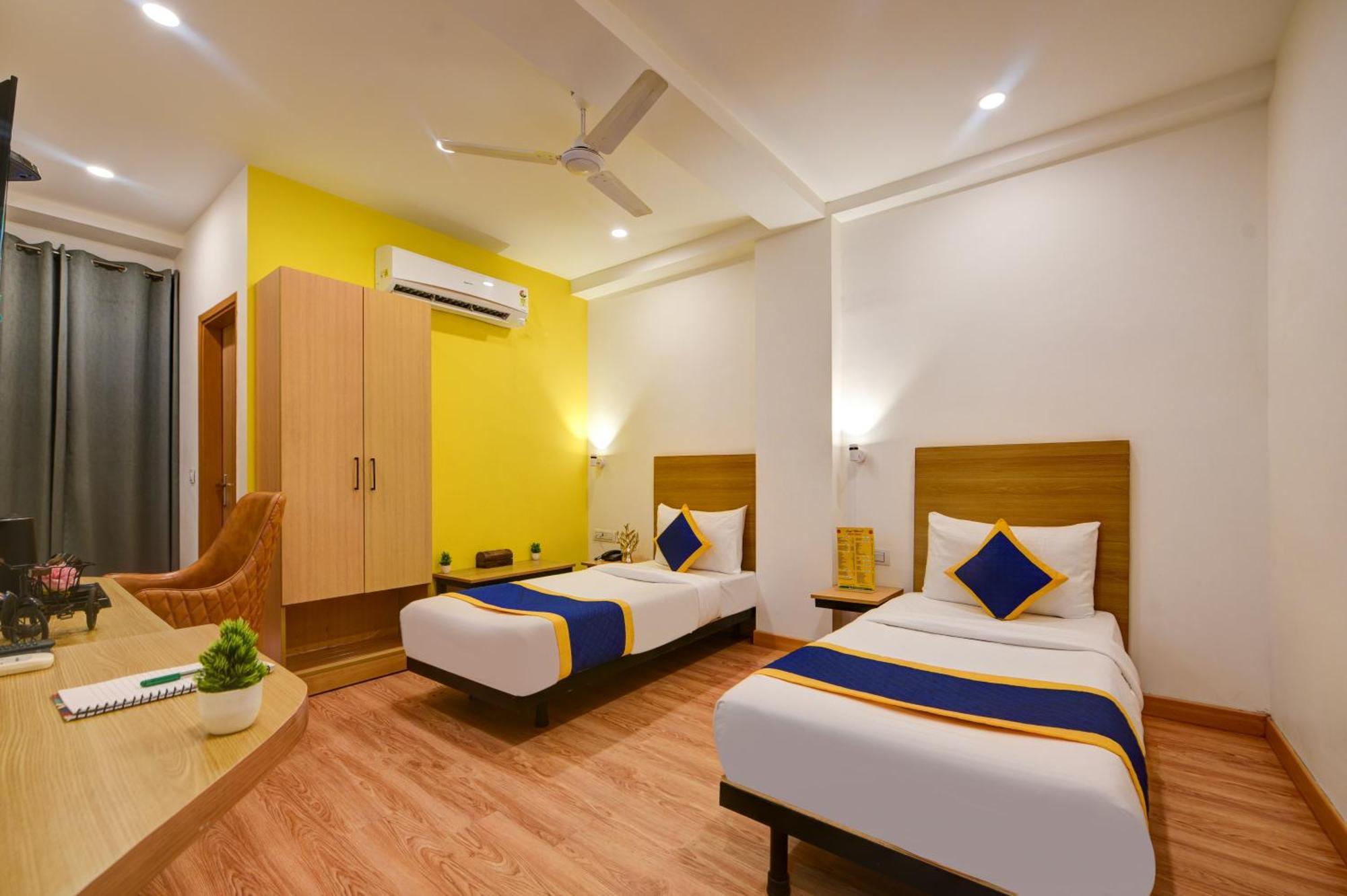 Aamantran Residency Hotel, Sohna Road, Sector 49, Gurugram Gurgaon Zewnętrze zdjęcie