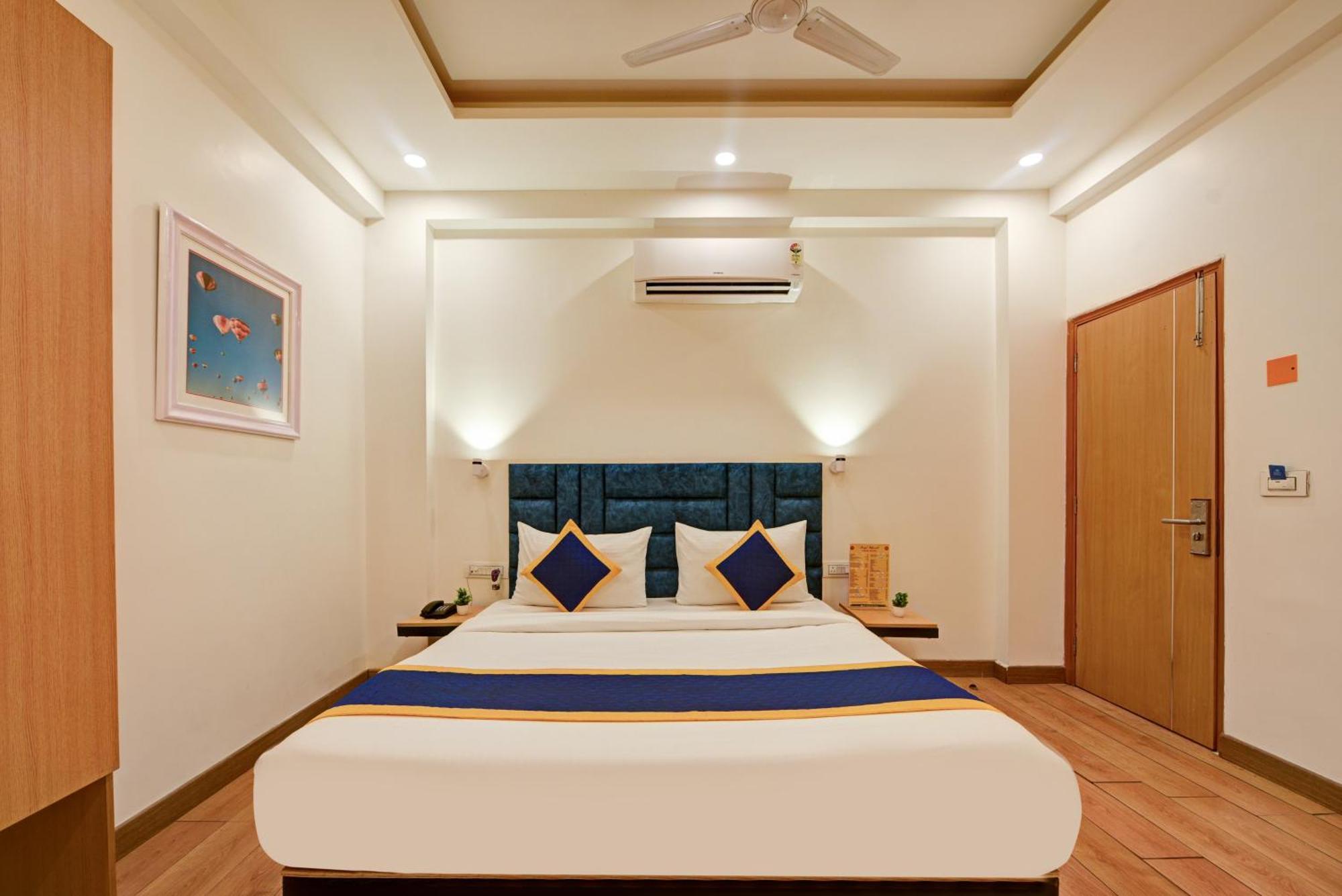 Aamantran Residency Hotel, Sohna Road, Sector 49, Gurugram Gurgaon Zewnętrze zdjęcie