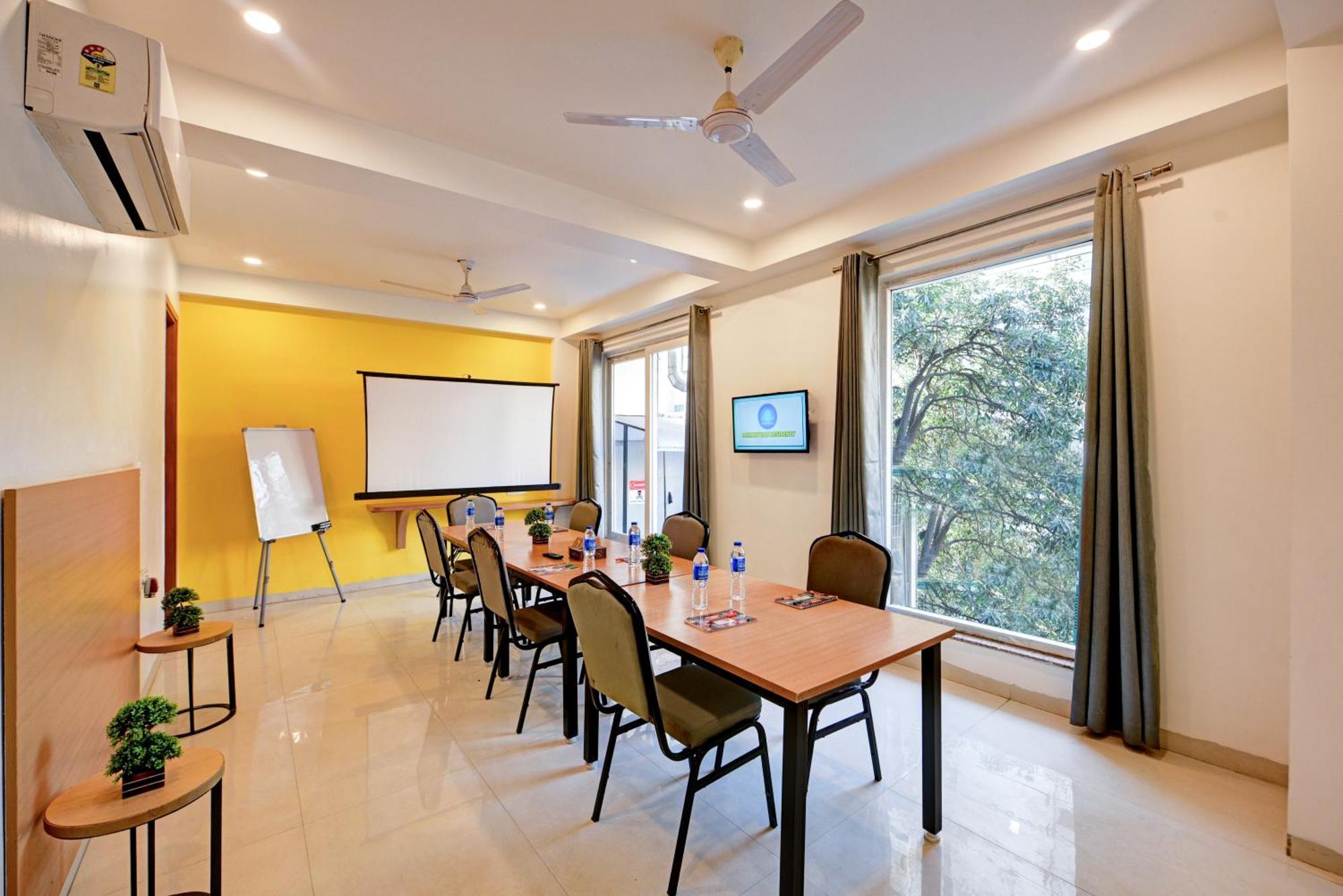 Aamantran Residency Hotel, Sohna Road, Sector 49, Gurugram Gurgaon Zewnętrze zdjęcie
