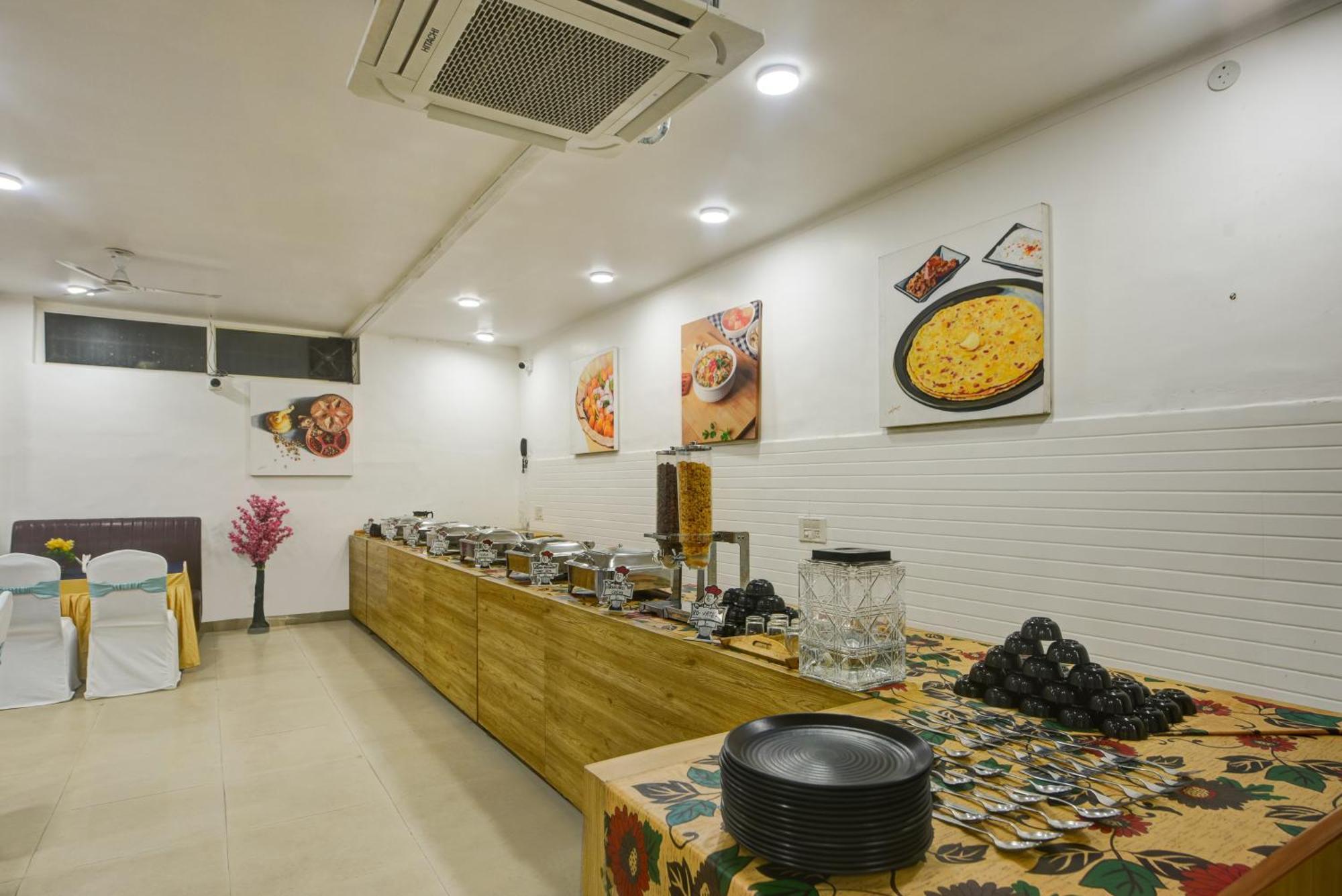 Aamantran Residency Hotel, Sohna Road, Sector 49, Gurugram Gurgaon Zewnętrze zdjęcie